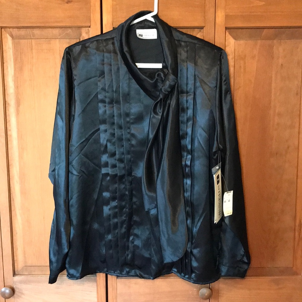 Womens Long Sleeve Blouse NWT